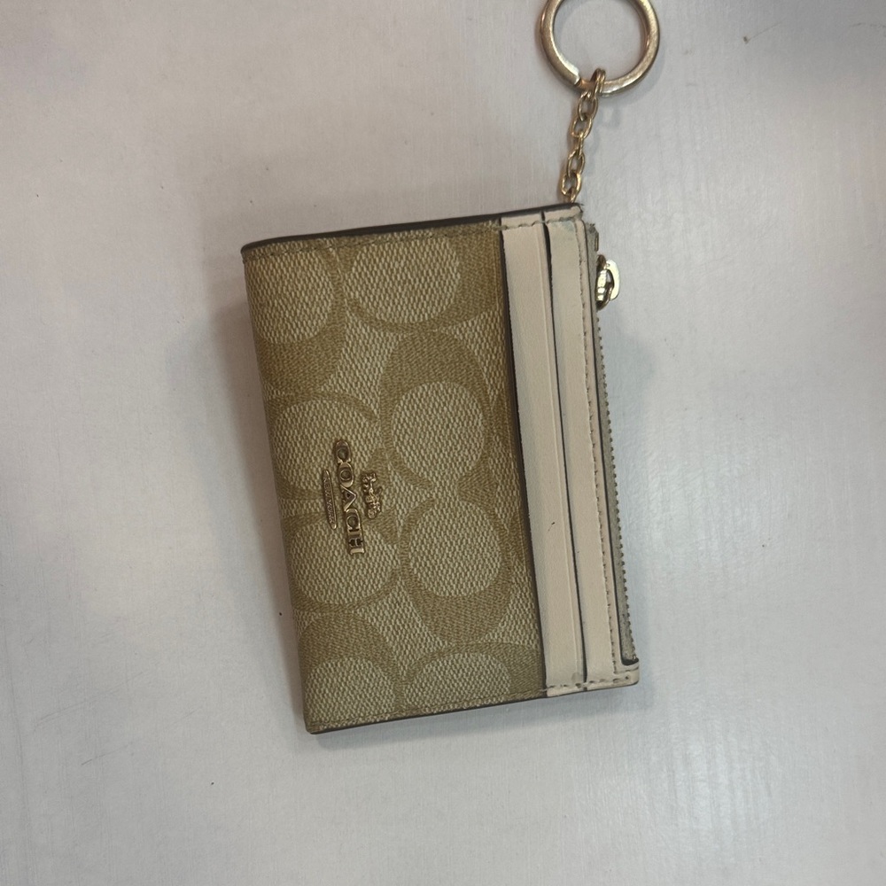 Coach Beige and Off-White Card Holder